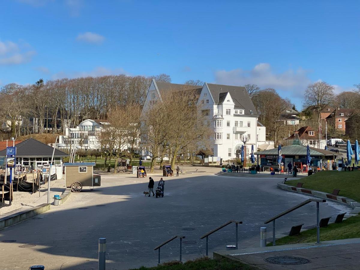 Strandblick Mit Strandkorb & Fahrraedern Glücksburg Esterno foto