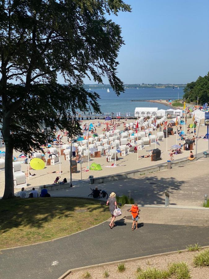 Strandblick Mit Strandkorb & Fahrraedern Glücksburg Esterno foto